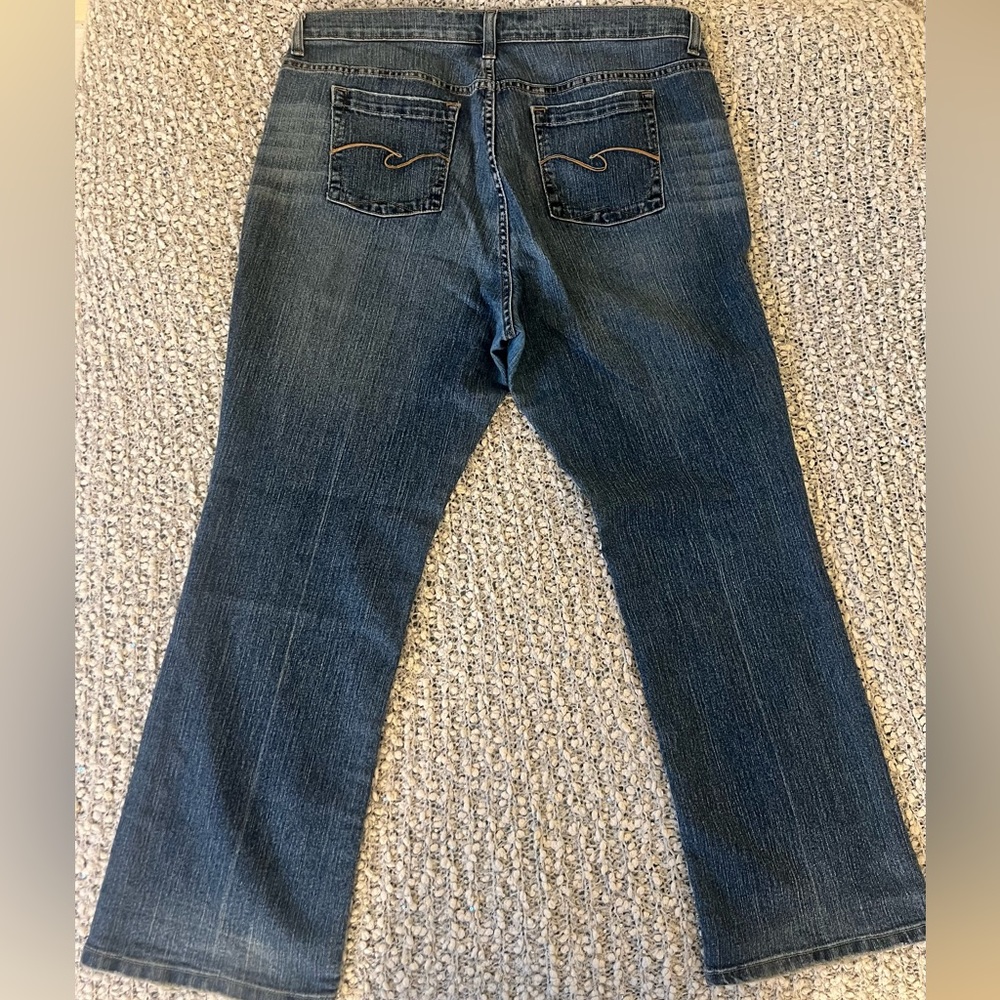 Jeans - Picture 2 of 3